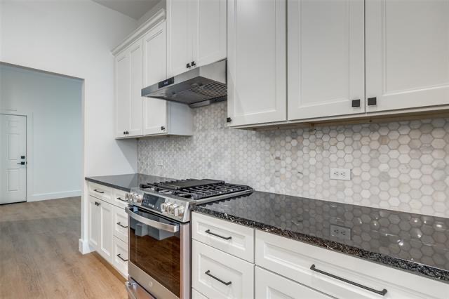 10733 Vista completed kitchen