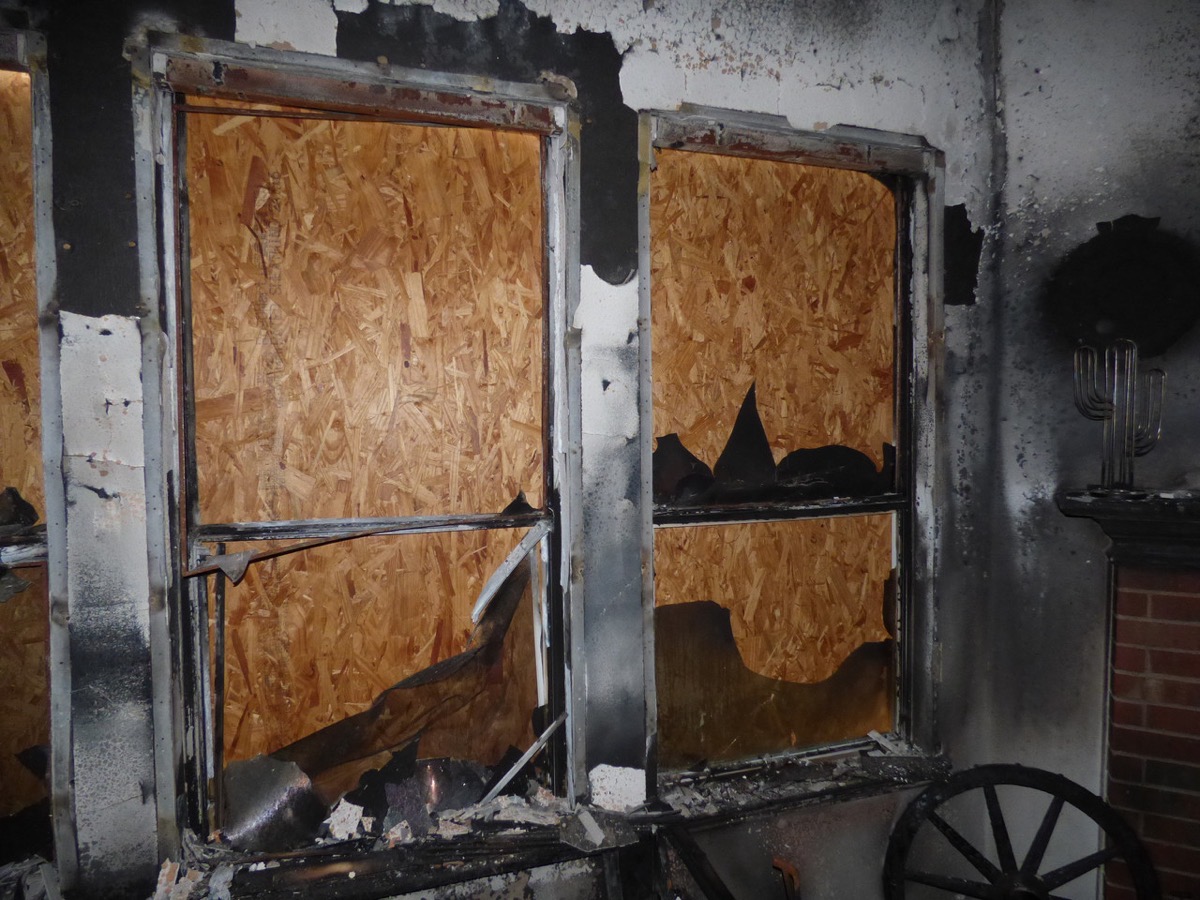 10733 Vista dining damage